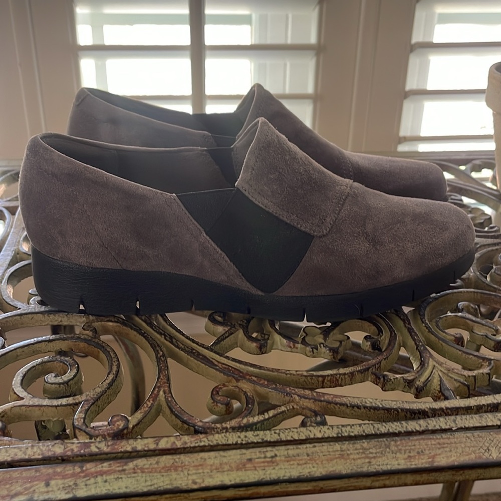 Clarks Daelyn Suede Leather Slip On Wedge Loafer-Sz 8